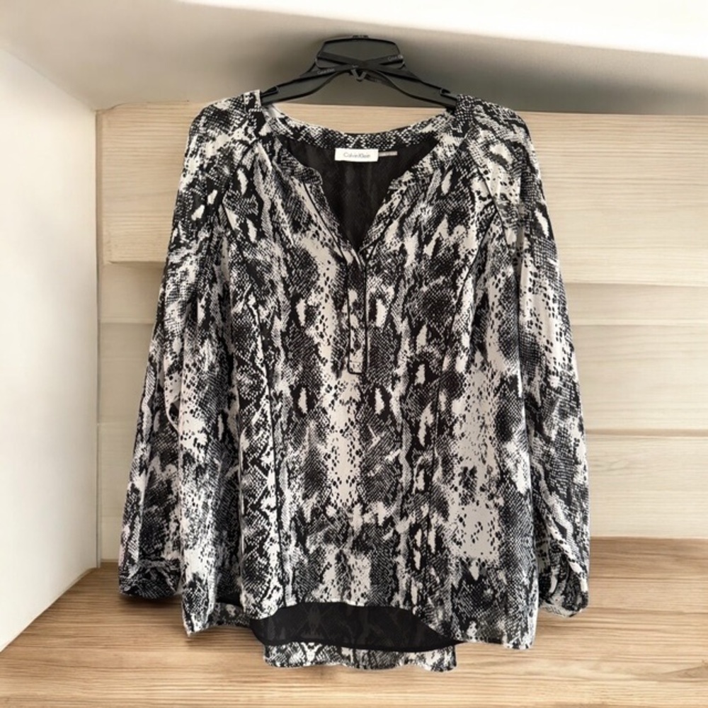 Calvin Klein Size 2x Black Print Top